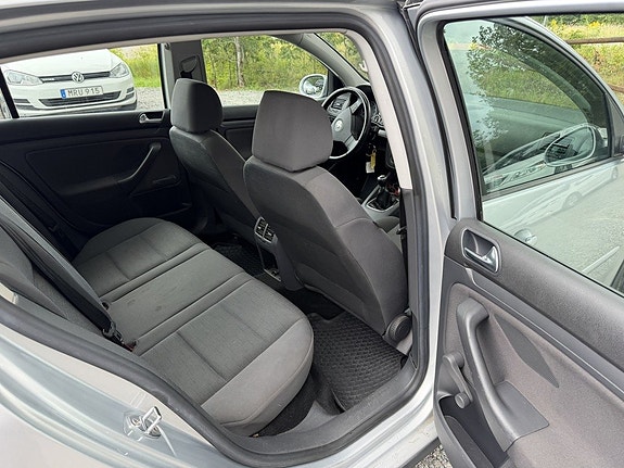Volkswagen Golf V 16 of 23