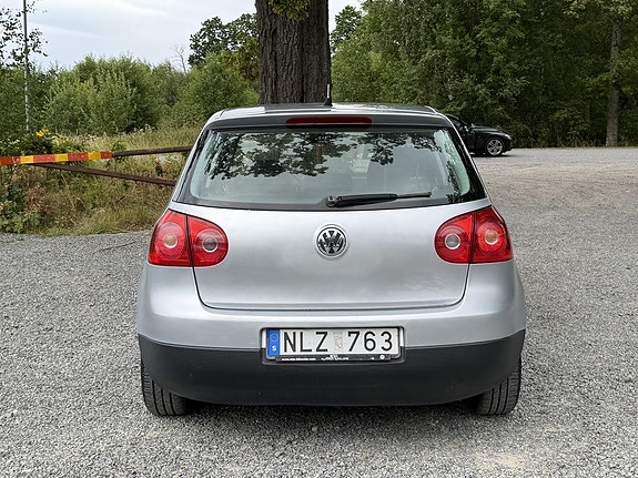 Volkswagen Golf V 6 of 23