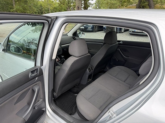 Volkswagen Golf V 15 of 23