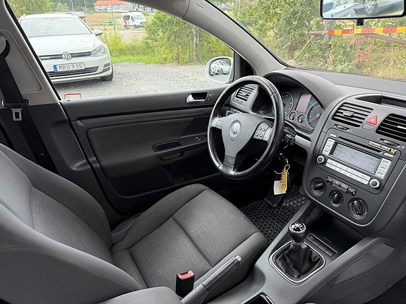 Volkswagen Golf V 10 of 23