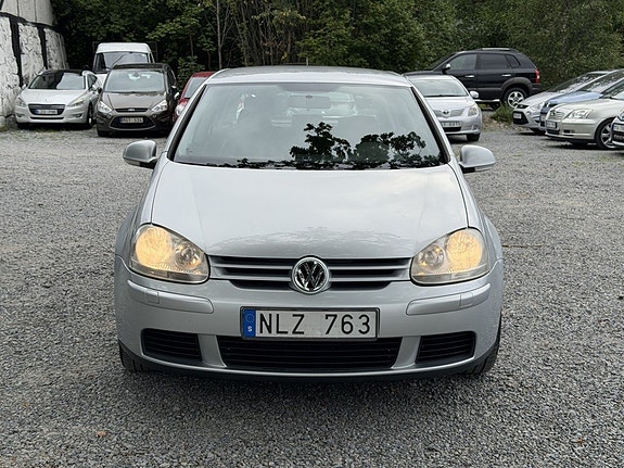 Volkswagen Golf V 5 of 23