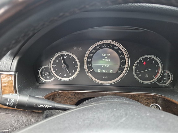 Mercedes-Benz E200 11 of 18