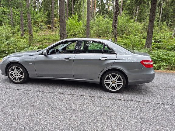 Mercedes-Benz E200 10 of 18