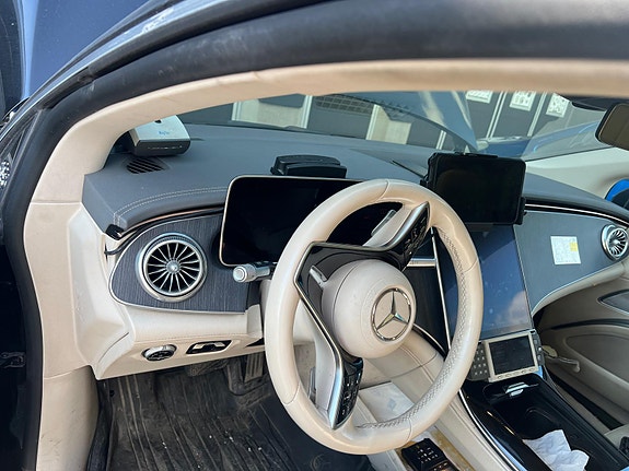 Mercedes-Benz EQS350 7 of 7