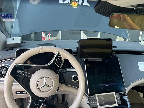 Mercedes-Benz EQS350 6 of 7