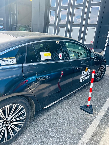 Mercedes-Benz EQS350 4 of 7
