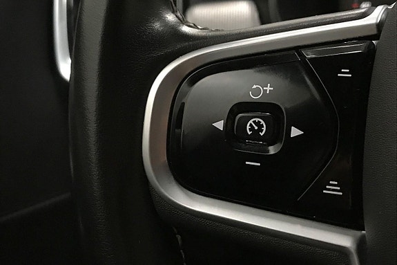 Volvo V90 27 of 30