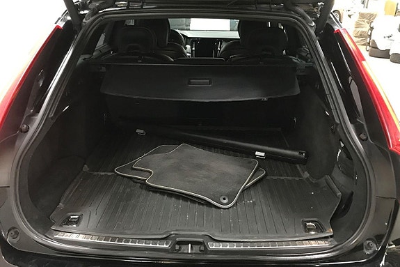 Volvo V90 10 of 30