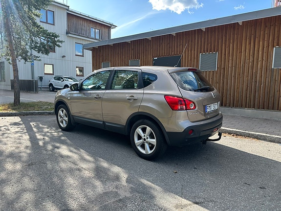 Nissan Qashqai 4 of 5