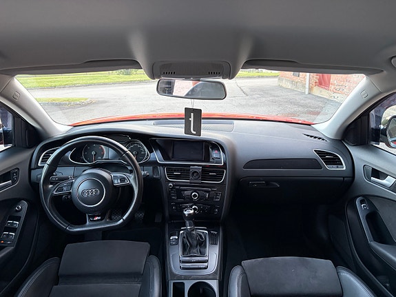 Audi A4 6 of 12
