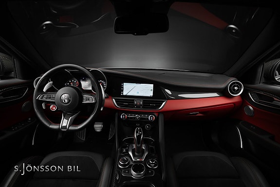 Alfa Romeo Giulia Quadrifoglio 15 of 22