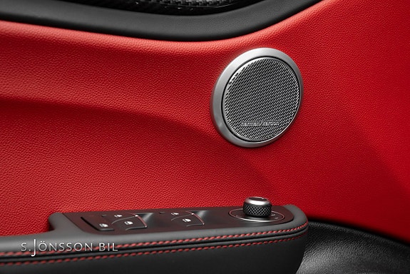 Alfa Romeo Giulia Quadrifoglio 13 of 22