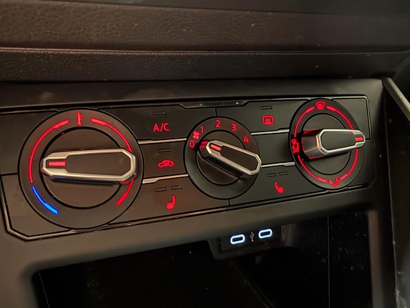 Volkswagen Polo 16 of 25