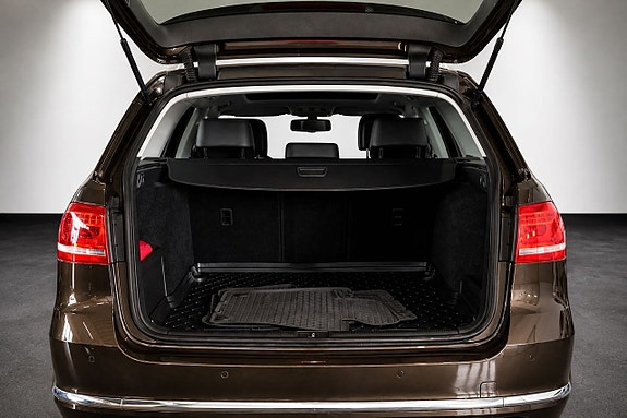 Volkswagen Passat 6 of 27