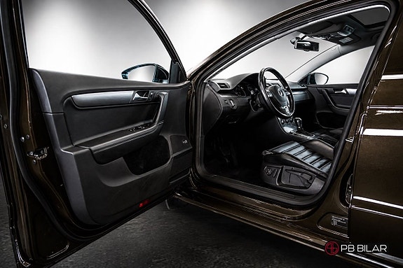 Volkswagen Passat 8 of 27