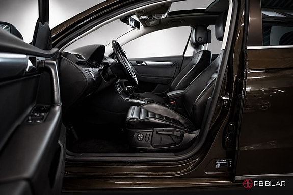 Volkswagen Passat 9 of 27