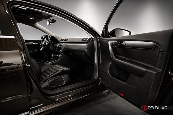 Volkswagen Passat 13 of 27