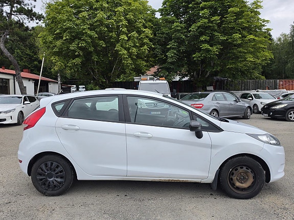 Ford Fiesta 3 of 4