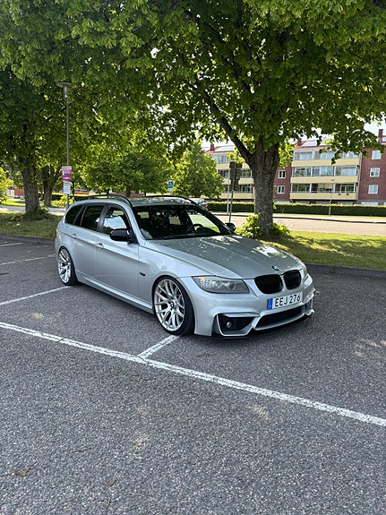 BMW 330d 3 of 6