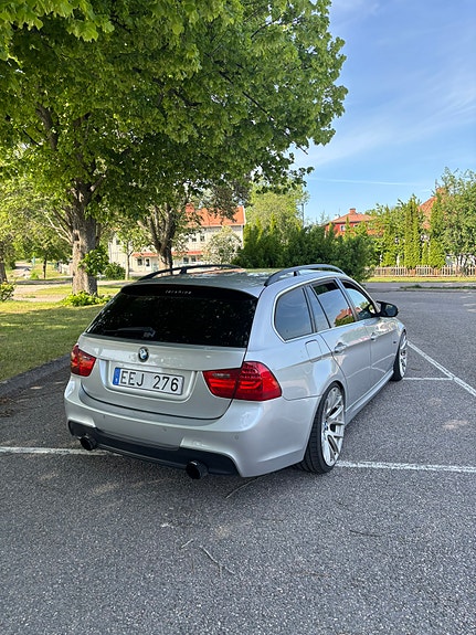 BMW 330d 4 of 6
