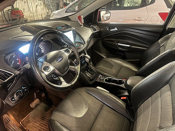 Ford Kuga 6 of 12