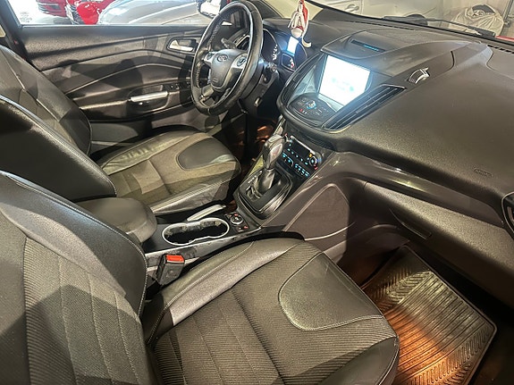 Ford Kuga 10 of 12