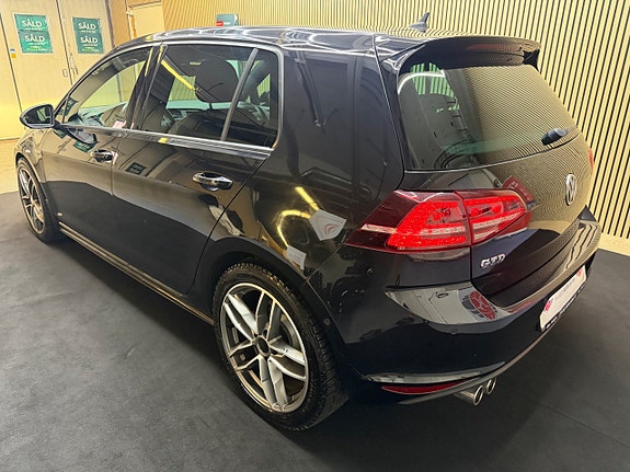Volkswagen Golf VII 3 of 19
