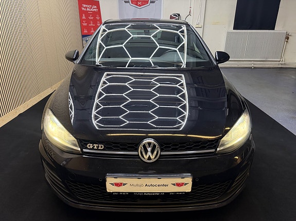 Volkswagen Golf VII 6 of 19