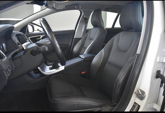 Volvo V60 3 of 4