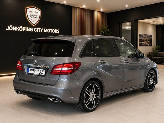 Mercedes-Benz B180 d 2 of 24