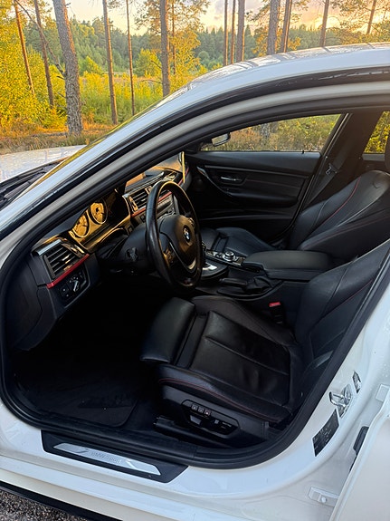 BMW 335i 2 of 8