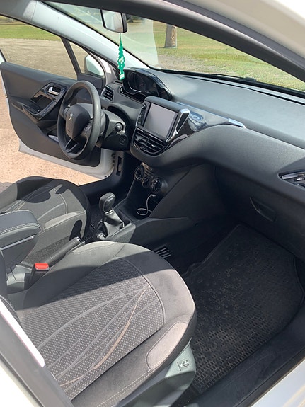 Peugeot 208 5 of 10