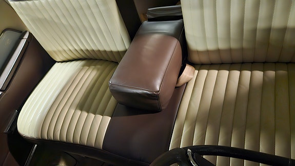 Chrysler 4 of 11