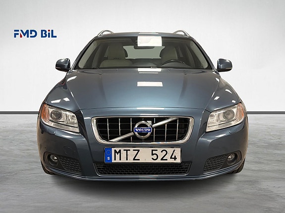 Volvo V70 3 of 27