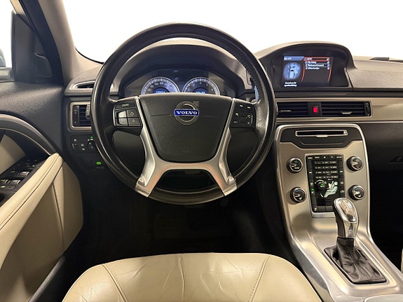 Volvo V70 10 of 27