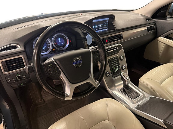 Volvo V70 8 of 27
