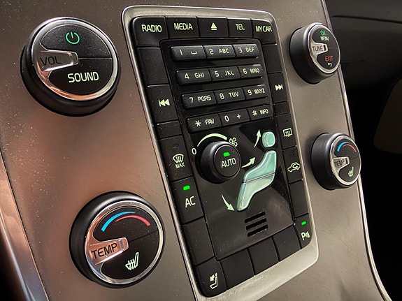 Volvo V70 14 of 27