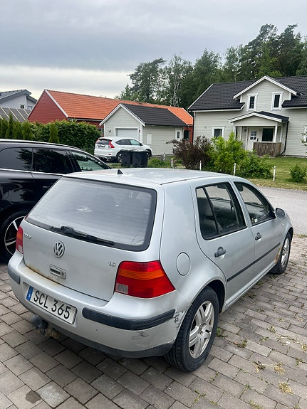 Volkswagen Golf IV 2 of 4