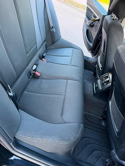 BMW 320d 9 of 18