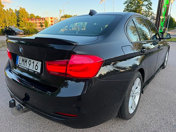 BMW 320d 6 of 18