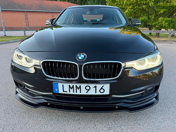 BMW 320d 2 of 18