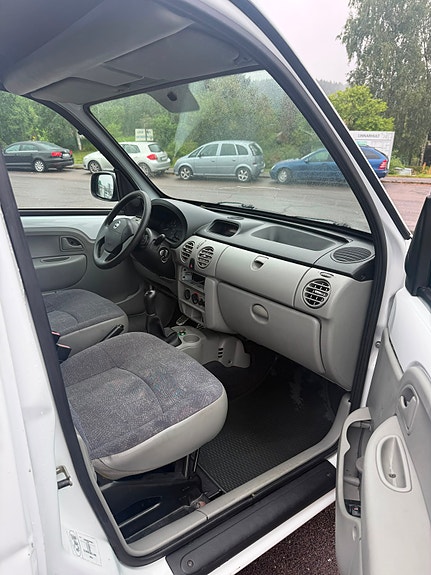 Nissan Kubistar 9 of 12