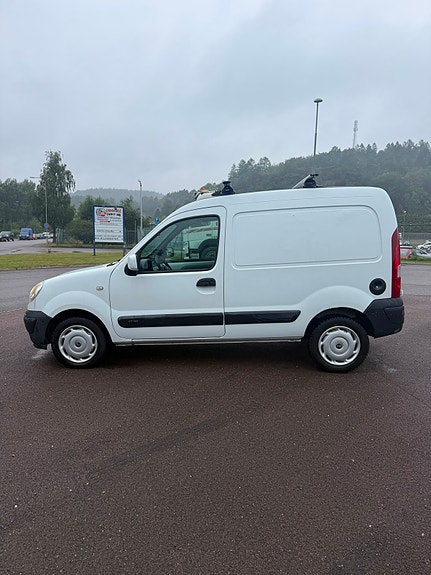 Nissan Kubistar 2 of 12