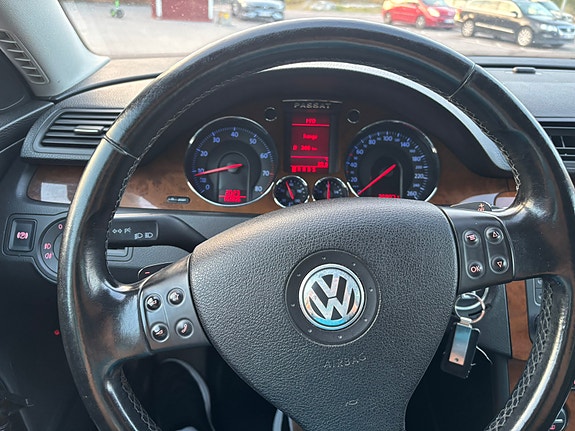 Volkswagen Passat 8 of 8