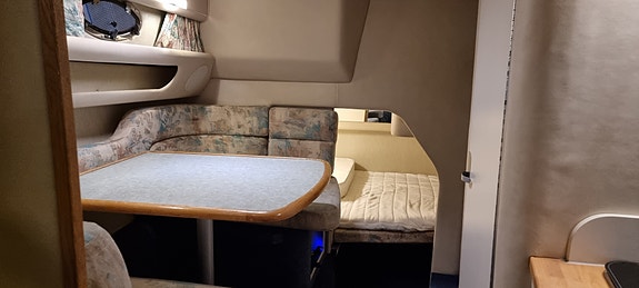 Sea Ray 290 Sundancer 10 of 15