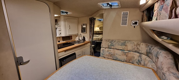 Sea Ray 290 Sundancer 11 of 15