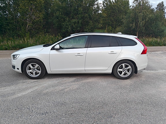 Volvo V60 4 of 10