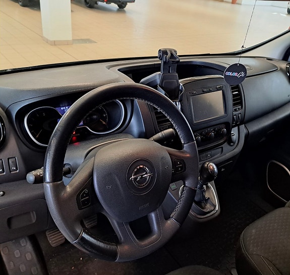 Opel Vivaro 4 of 6