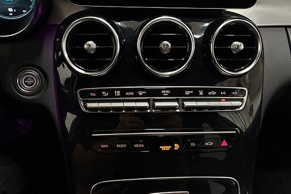 Mercedes-Benz C300 22 of 25