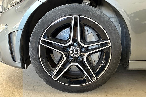 Mercedes-Benz C300 13 of 25
